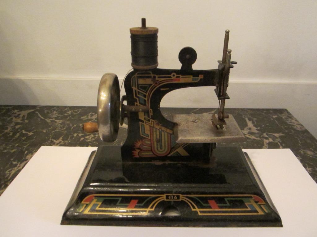 Kindernaaimachientje CASIGE 116 – model 1449., Ophalen
