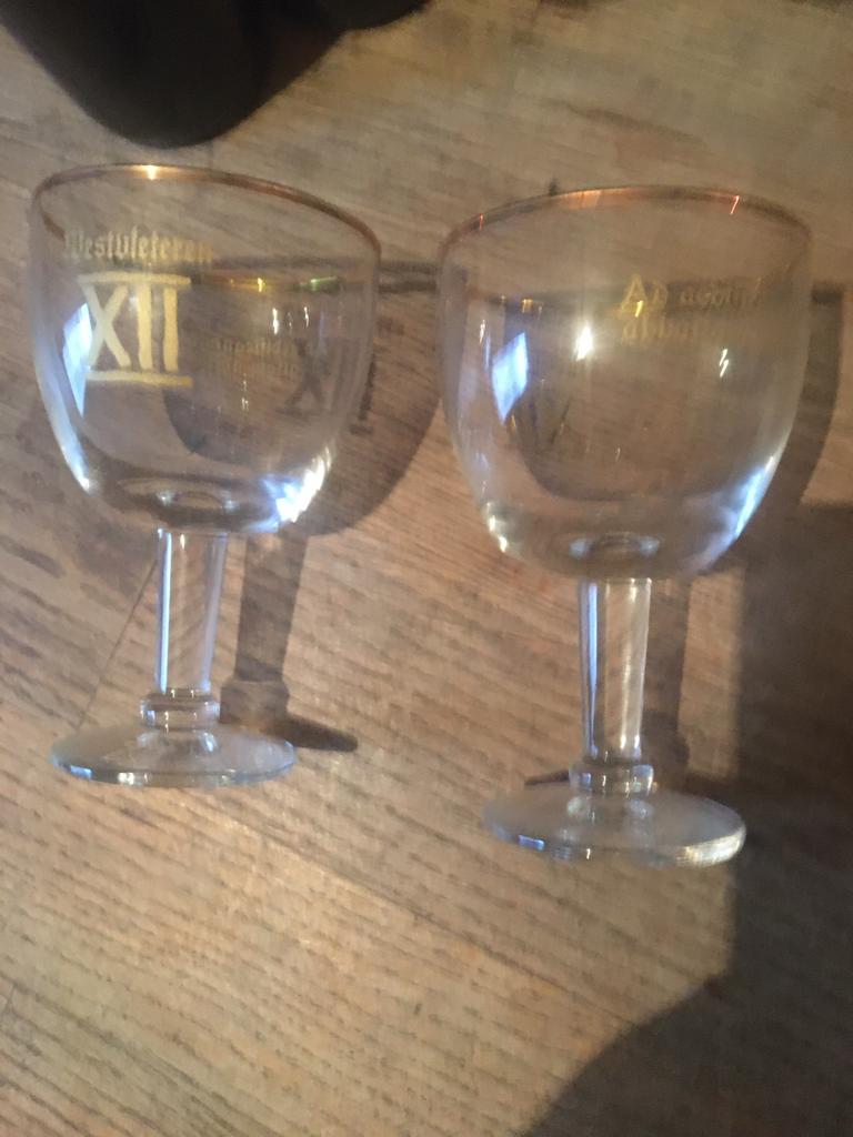 Westvleteren 2 verres et 6 bouteilles (vides), Enlèvement ou Envoi