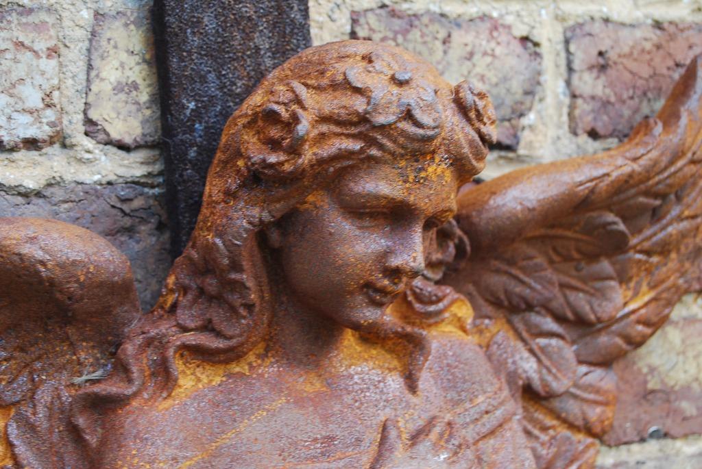 Superbe posture d'un ange en fonte à suspendre, Enlèvement ou Envoi, Comme neuf