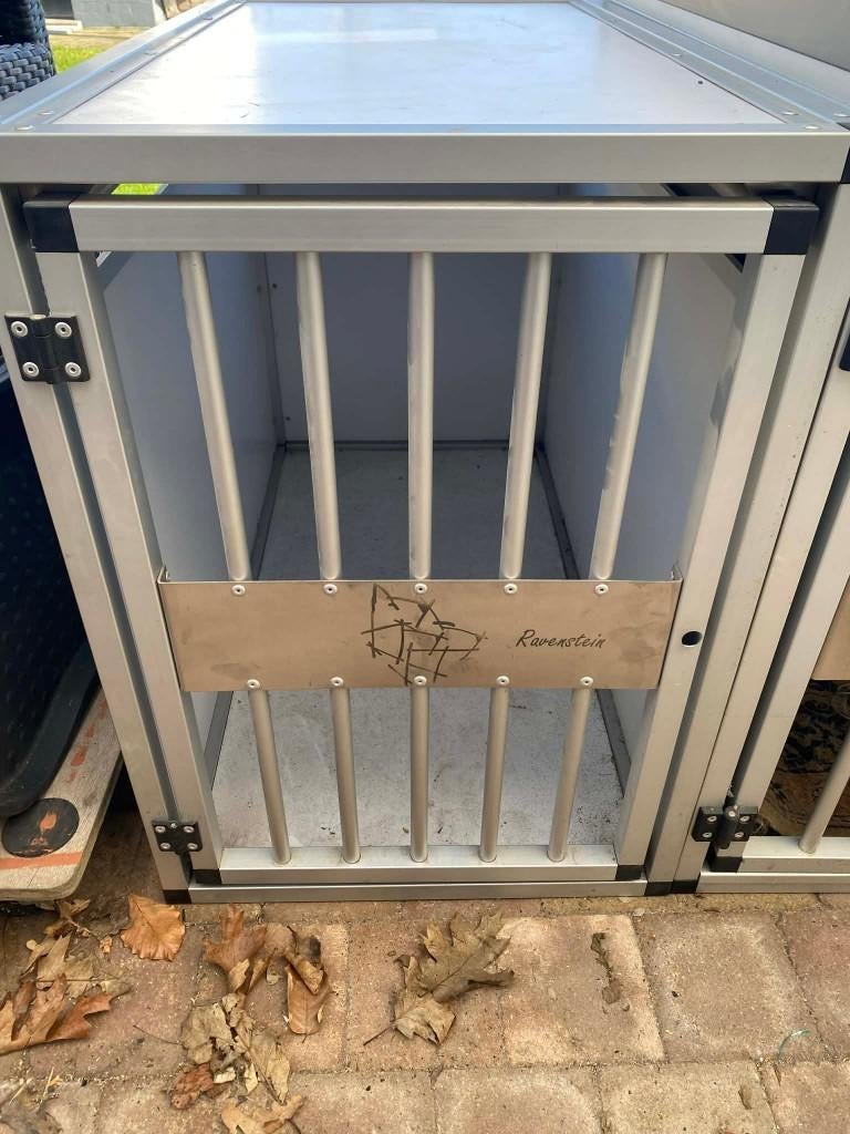 Hondenbox Alu, Dieren en Toebehoren, Ophalen, Zo goed als nieuw