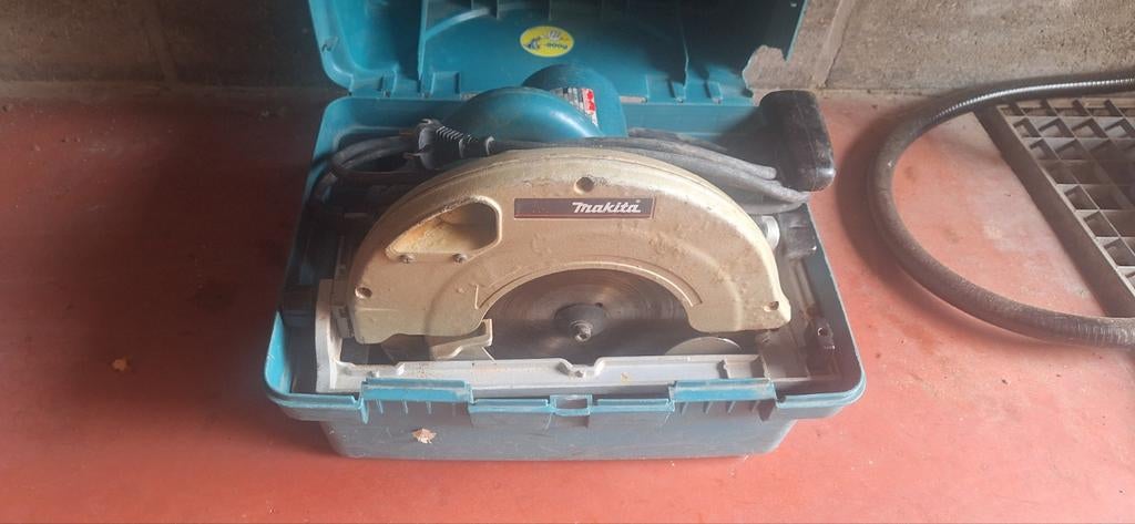 Scie à tronçonner Makita 5903 R 2000 watts, Enlèvement