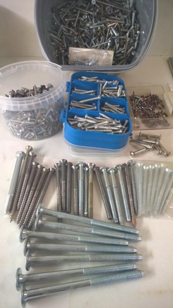 Assortiment bevestigings middelen, Ophalen of Verzenden, Nieuw, Schroeven