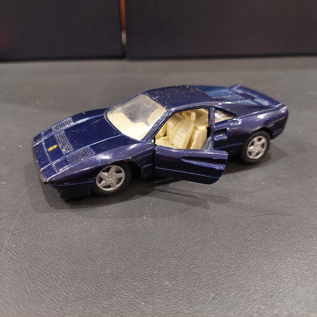 Ferrari 288 GTO blauw - maisto 1/38th, Kinderen en Baby's, Speelgoed |Speelgoedvoertuigen, Ophalen of Verzenden