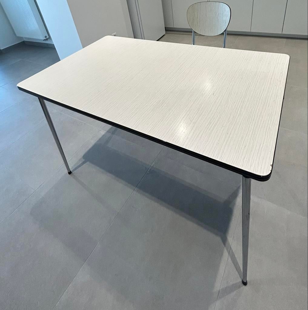 Table, Enlèvement