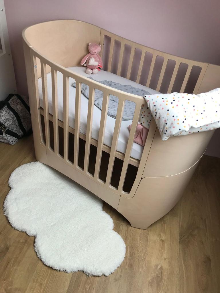 Lit évolutif LEANDER, lignes pures, design scandinave., Enfants & Bébés, Chambre d'enfant | Lits, Enlèvement, Comme neuf, Sommier à lattes