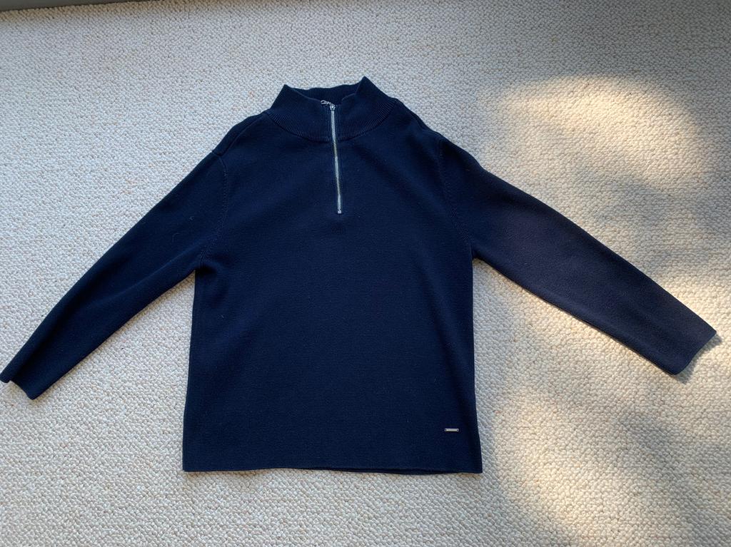 Trui met rust en opstaande kraag 9 jaar + rolkraagtrui, Enfants & Bébés, Vêtements enfant | Taille 134, Comme neuf, Garçon ou Fille