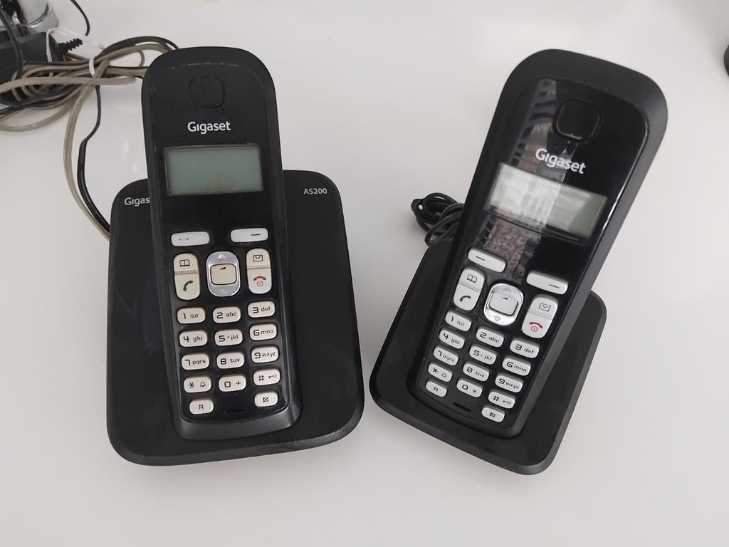 Telefoon draadloos 2units Gigaset AS200, display op deze toe, Télécoms, Téléphones fixes | Combinés & sans fil, Comme neuf, 2 combinés