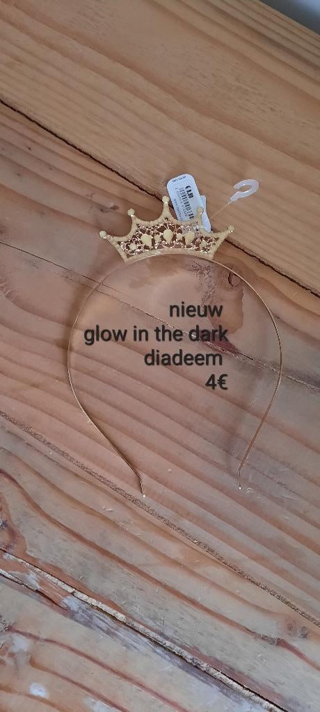 Nieuwe glow in the dark diadeem, Ophalen of Verzenden, Nieuw, Veritas