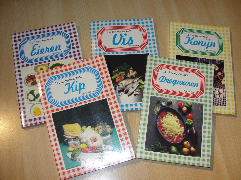 Serie vintage kookboekjes "111 Recepten"  5 stuks (1976)., Boeken, Anne Vernon & Jacky Davin, Overige typen, Ophalen of Verzenden