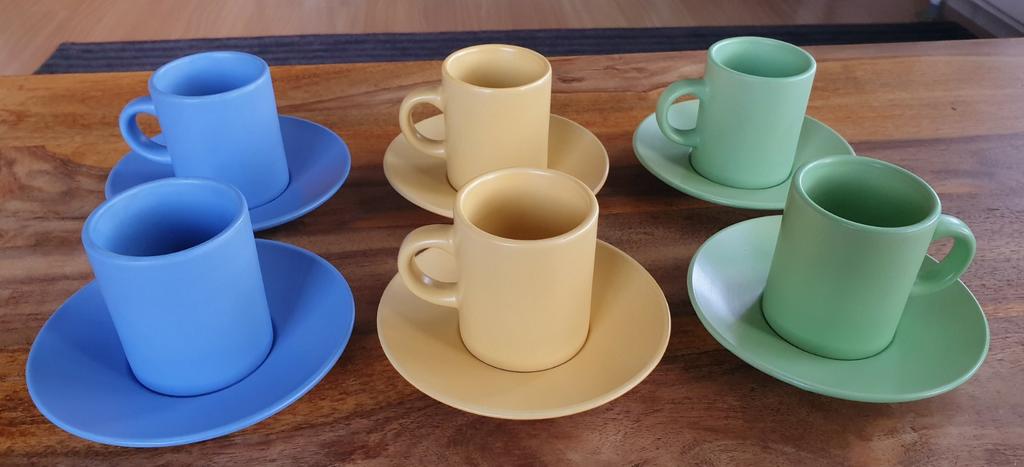 Tasses à expresso élégantes avec assiette, Enlèvement, Comme neuf