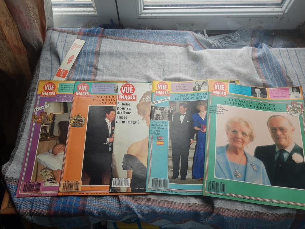 5 magazines Vue images de la famille royale, en français, Enlèvement ou Envoi