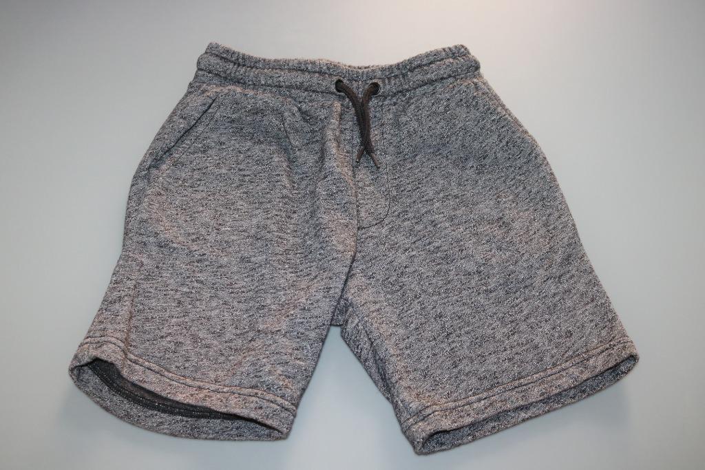 grijze short maat 140, Ophalen of Verzenden, Gebruikt, Jongen, Broek