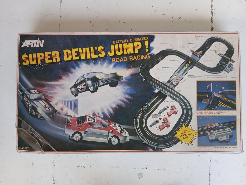 artin super devil's jump road racing set, Kinderen en Baby's, Speelgoed | Racebanen, Ophalen, Zo goed als nieuw