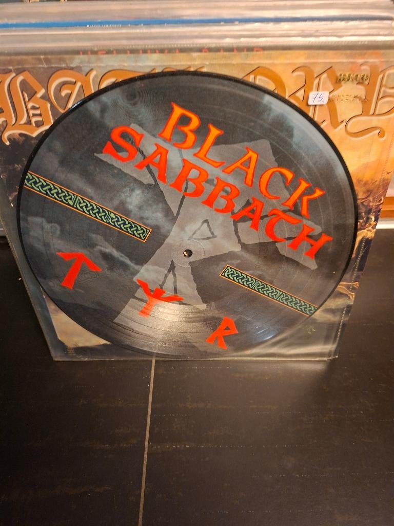 lp - black sabbath - tyr - picture disc - vak 14, Ophalen of Verzenden, Zo goed als nieuw