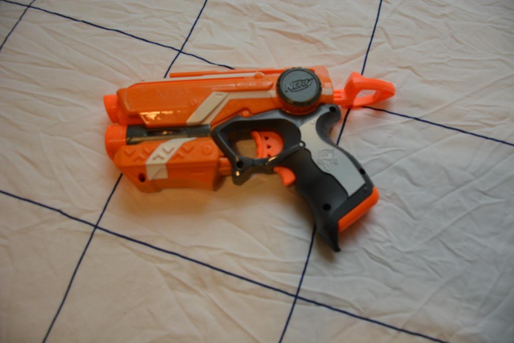 Nerf gun Firestrike Elite incl. 3 pijltjes manueel laden, Enlèvement, Utilisé