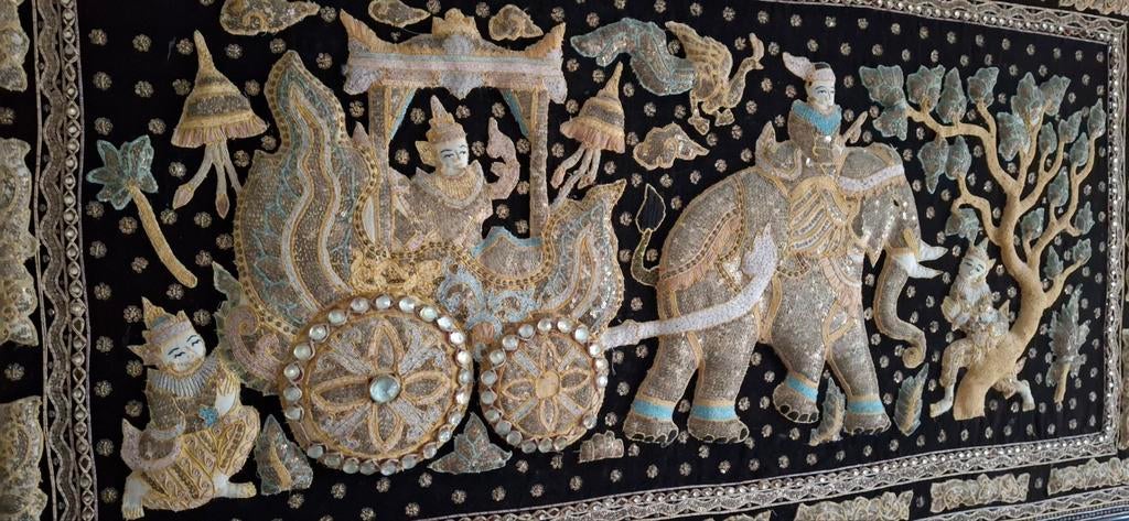 Tapisserie thaïlandaise, Enlèvement