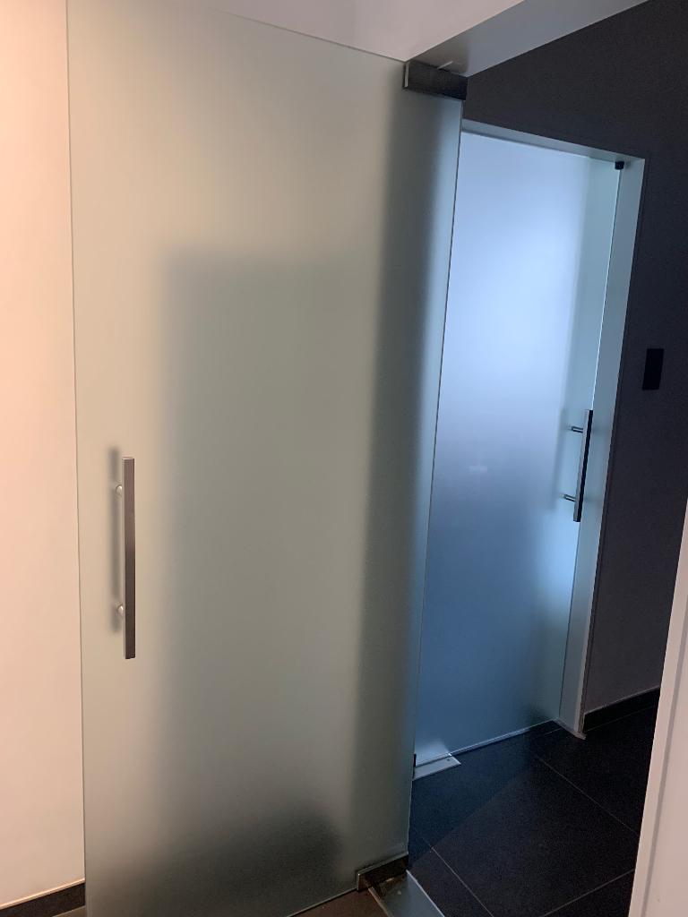 2 glazen deuren met dormapomp, Doe-het-zelf en Bouw, Deuren en Vliegenramen, Ophalen, Gebruikt, 80 tot 100 cm, Binnendeur