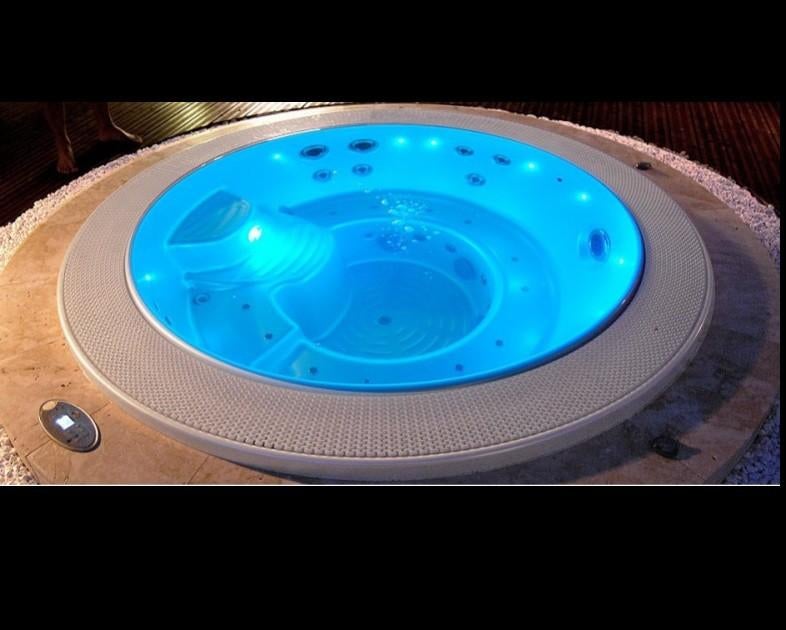 💥Professionele Rond Overloopjacuzzi – Showroommodel💥, Ophalen, Nieuw