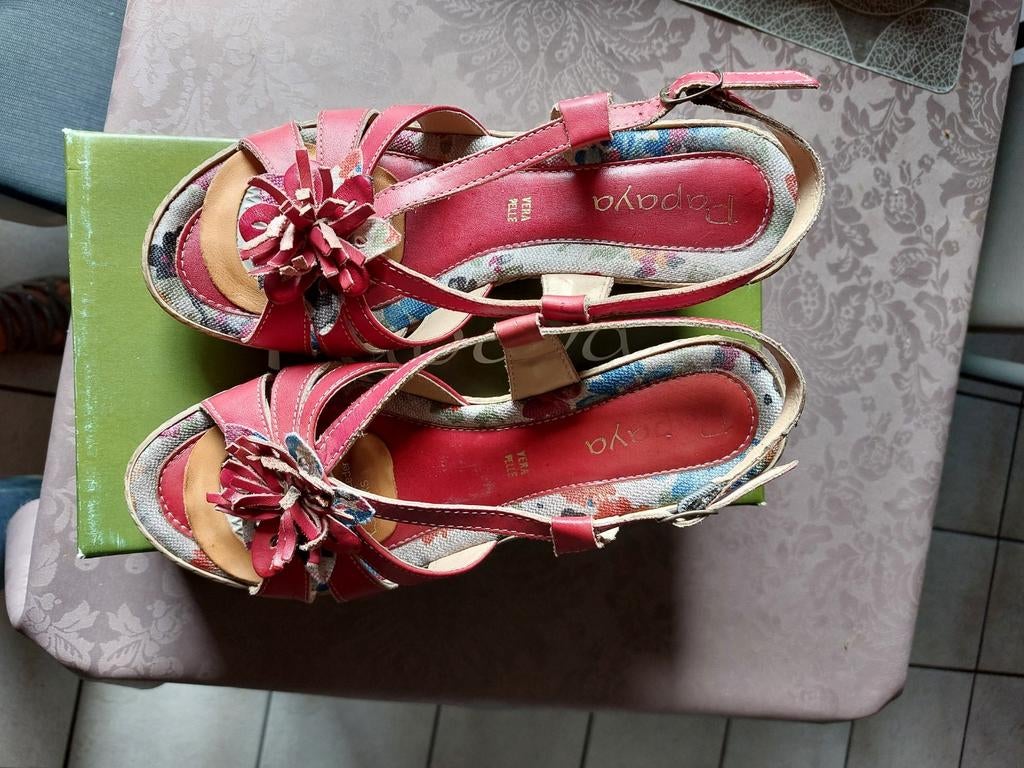 papaya sandalen maat 38, Ophalen, Zo goed als nieuw, Rood