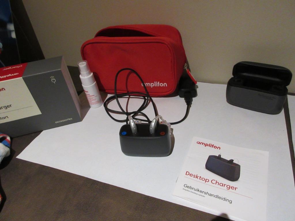 2 appareils auditifs AMPLIFON avec chargeur, Enlèvement
