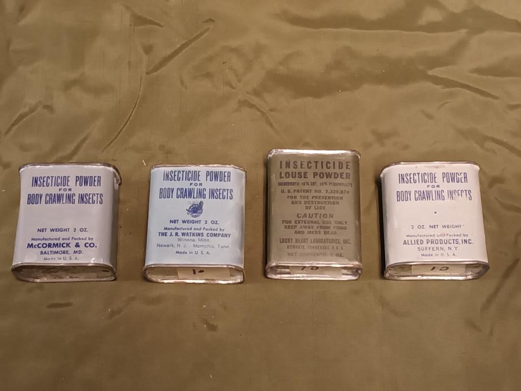 4x verschillend Delousing Powder US WW2, Verzamelen, Militaria | Tweede Wereldoorlog, Ophalen of Verzenden, Landmacht, Overige typen