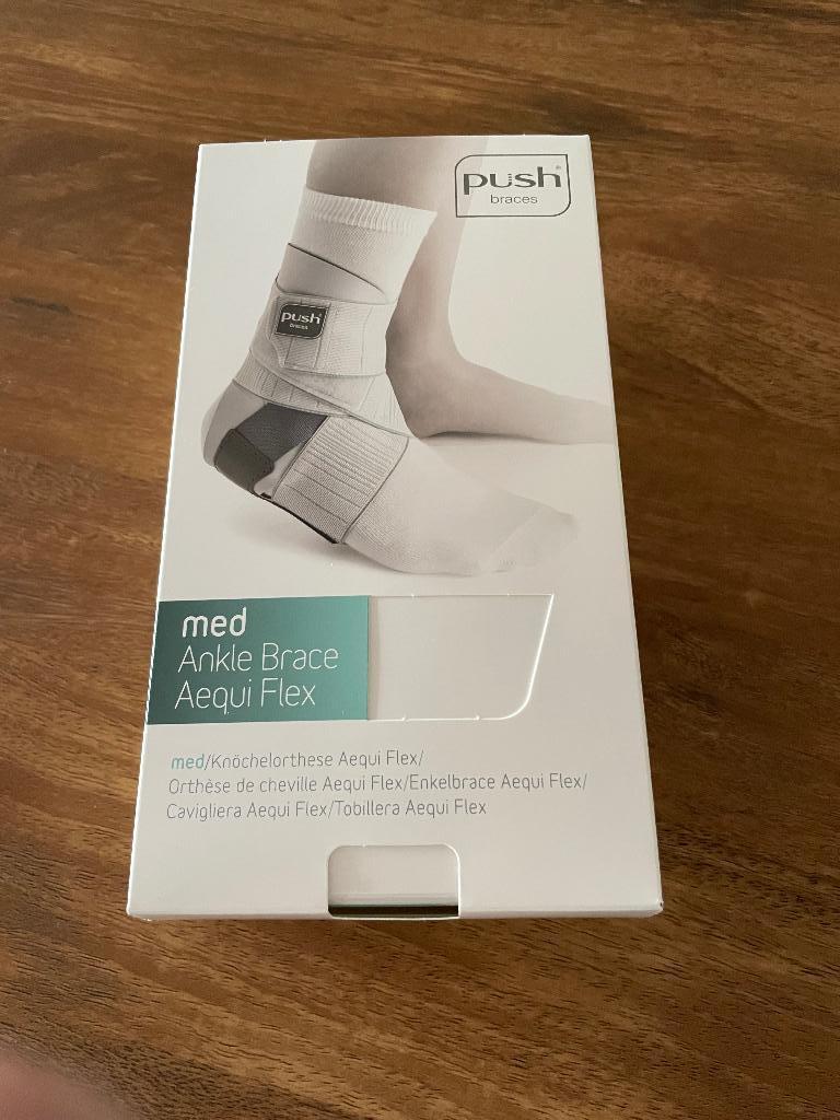 Knie en enkel brace.€120 voor de 2 stuks,€50 per stuk., Ophalen, Zo goed als nieuw