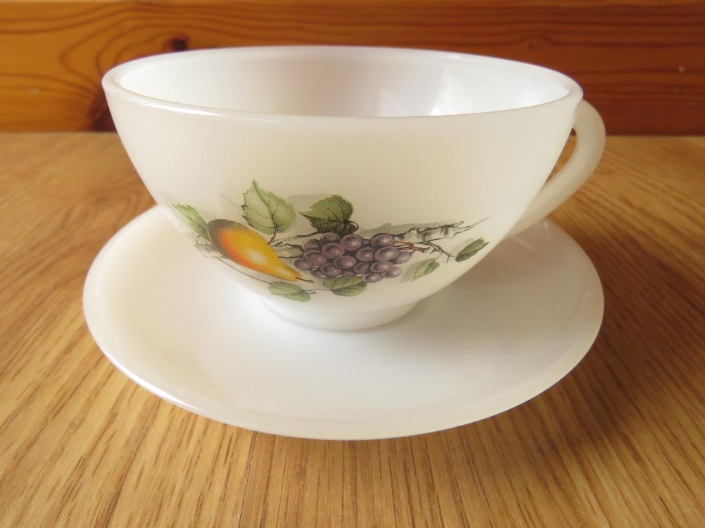 vintage arcopal grande tasse motif Fruits de France, Huis en Inrichting, Ophalen of Verzenden, Gebruikt, Kop(pen) en/of Schotel(s)