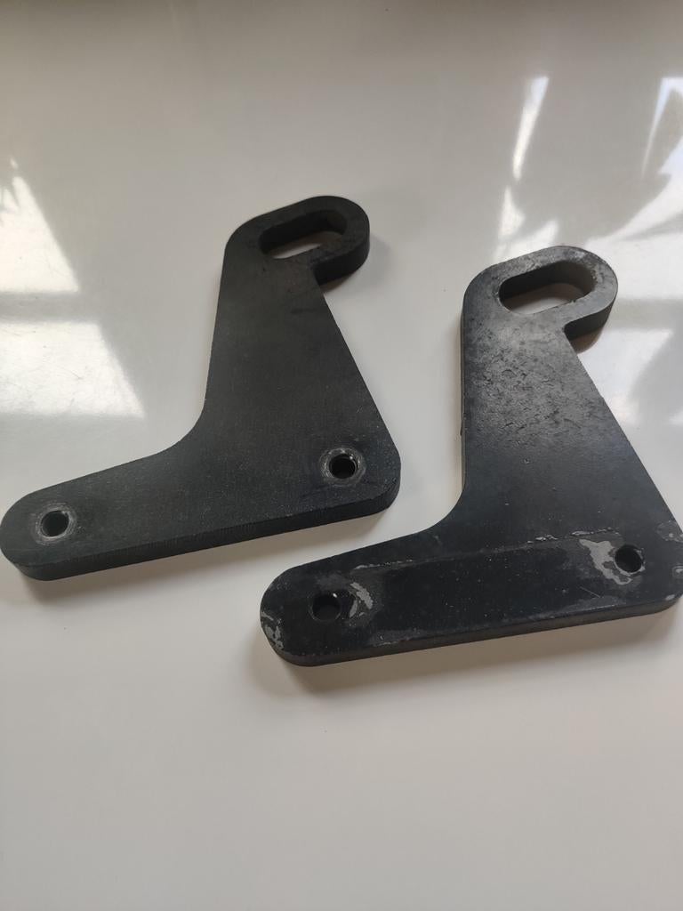 Porsche 356 twee bevestigings platen., Fietsen en Brommers, Ophalen