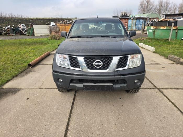Calandre d'un Nissan Navara, -, -, 3 mois de garantie, Utilisé