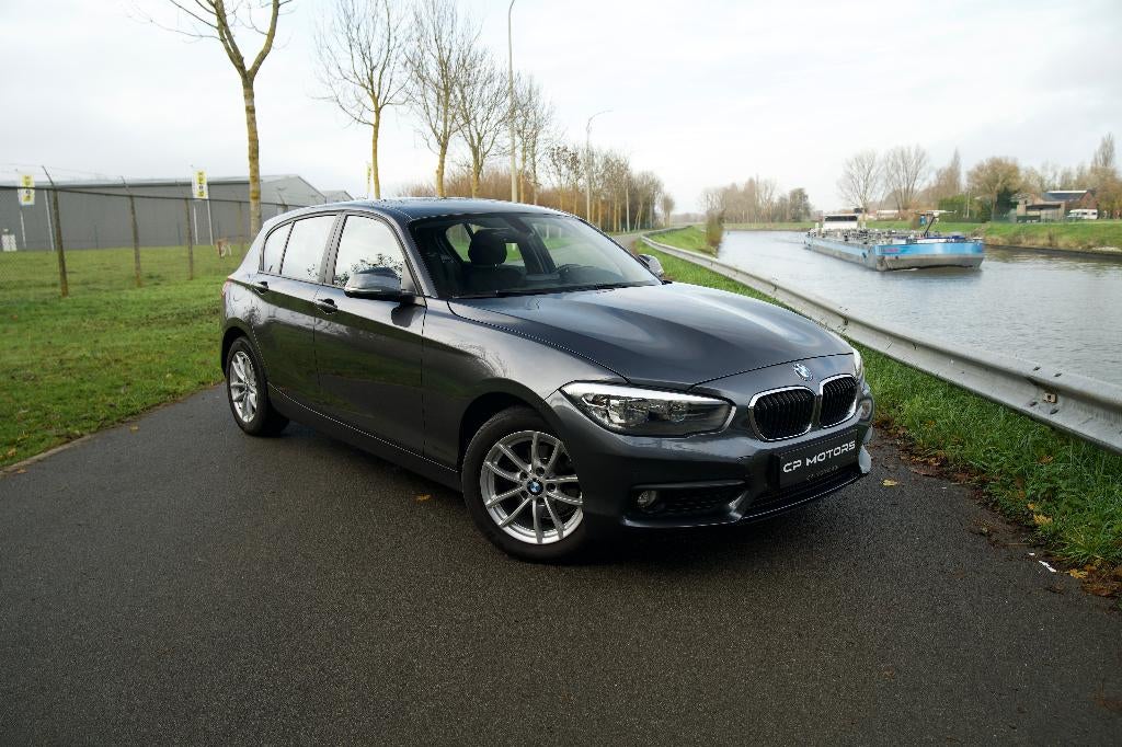 BMW 116 D | CRUISE | PDC | AIRCO | MANUEEL | NAVI, 1496 kg, Leder en Stof, Bedrijf, 5 deurs