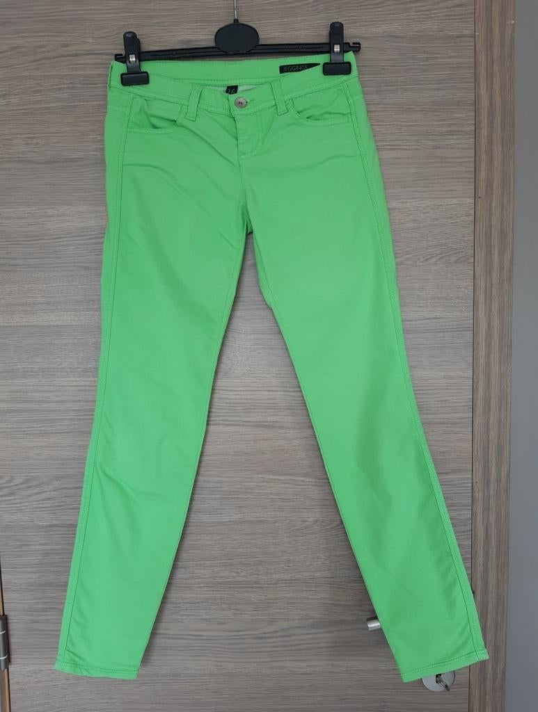 Jeans vert flash Benetton taille 26 (XS), Vêtements | Femmes, Enlèvement ou Envoi, Autres couleurs, Benetton, Comme neuf
