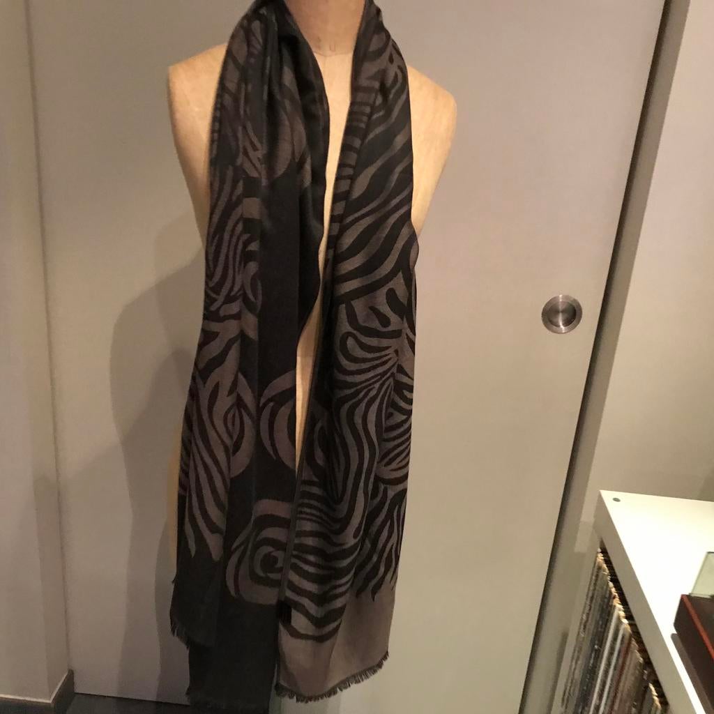 Sjaal in zebra print, Kleding | Dames, Ophalen of Verzenden, Zo goed als nieuw, Sjaal