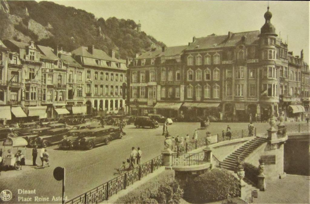 ZICHTKAARTEN- DINANT- PLACE REINE ASTRID, Ophalen of Verzenden, Ongelopen, Stad of Dorp