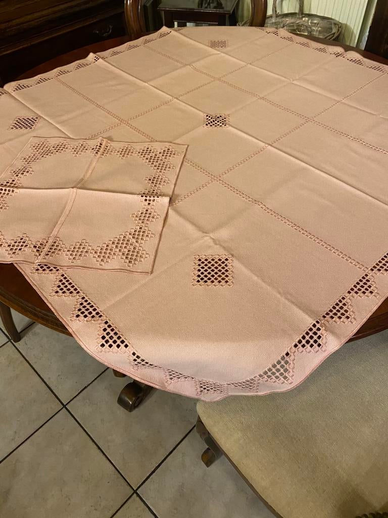 efkaritika linnen tafelkleed 105x110cm., Huis en Inrichting, Ophalen, Zo goed als nieuw