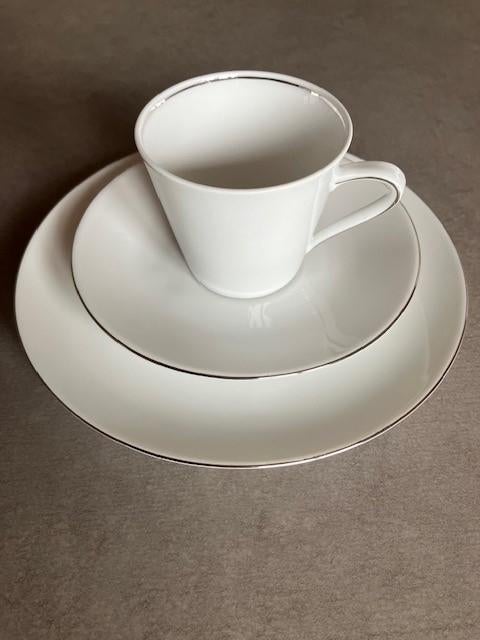 12 delig porseleinen servies - BAVARIA, Ophalen, Nieuw, Wit