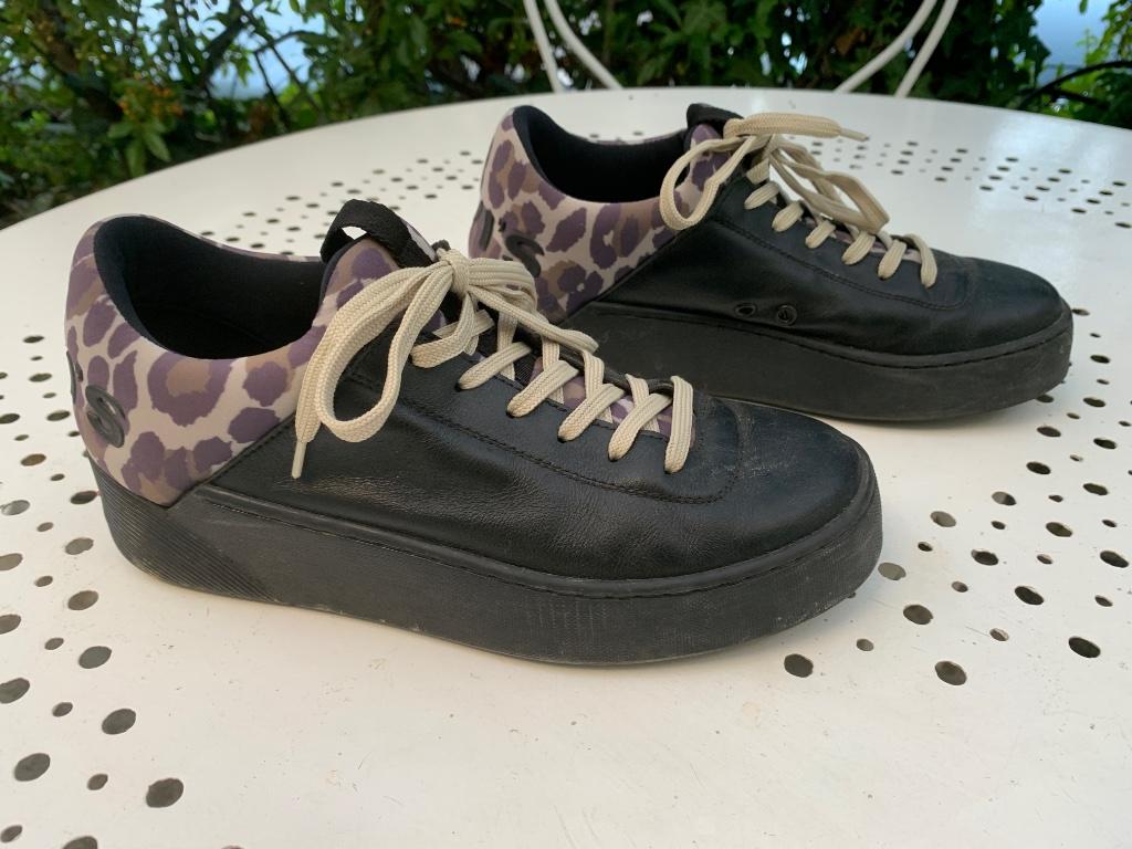 Levi’s sneakers baskets 39 cuir noir et panthère TB état, Sneakers et Baskets, Porté, Levi's, Noir
