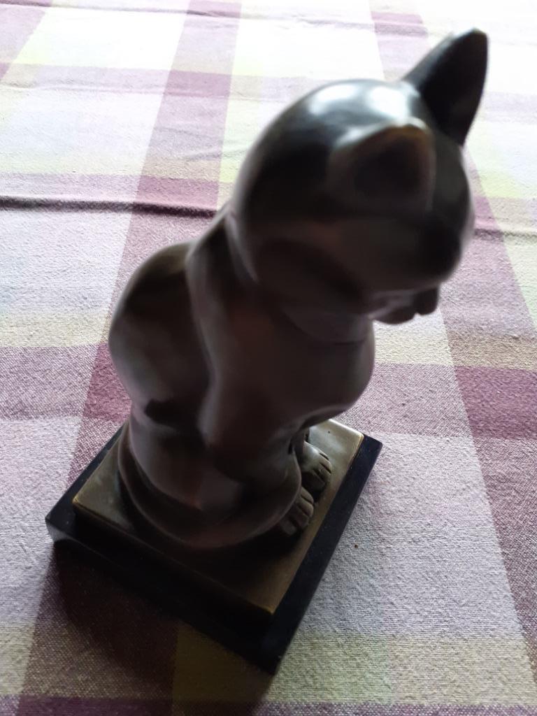 KATTENZITJE IN BRONS GESIGNEERD ART DECO, Antiek en Kunst, Ophalen of Verzenden, Brons