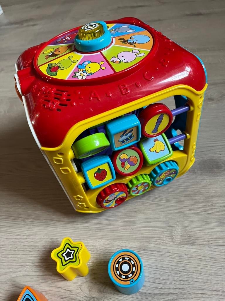 Activiteitenkubus vtech, Kinderen en Baby's, Speelgoed | Vtech, Ophalen, Zo goed als nieuw, 6 maanden tot 2 jaar