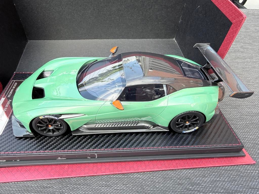 ASTON MARTIN VULCAN 2015 FRONTIART 1/18 PEARL GREEN AS014-85, Hobby en Vrije tijd, Modelauto's | 1:18, Gebruikt, Auto, Autoart
