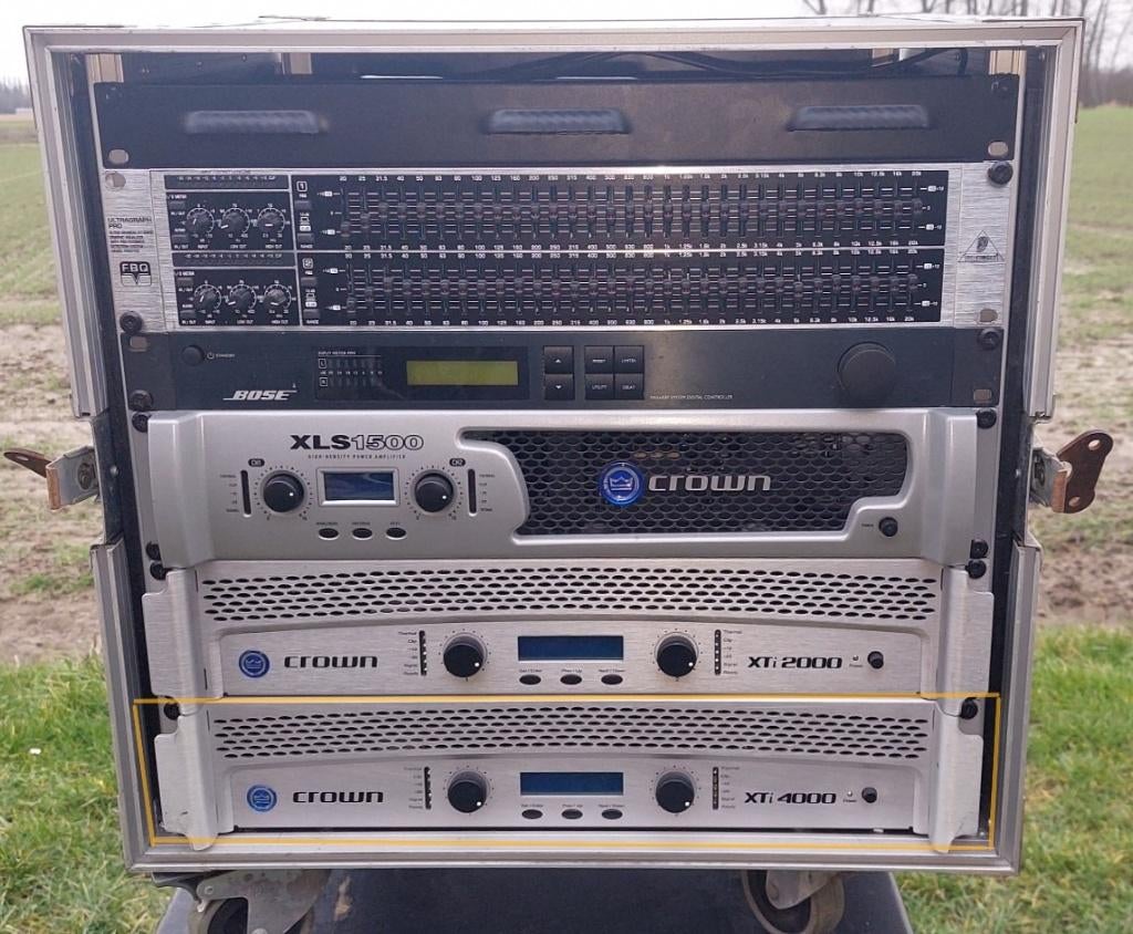 Crown versterker Xti4000, Gebruikt, 120 watt of meer, Stereo, Ophalen