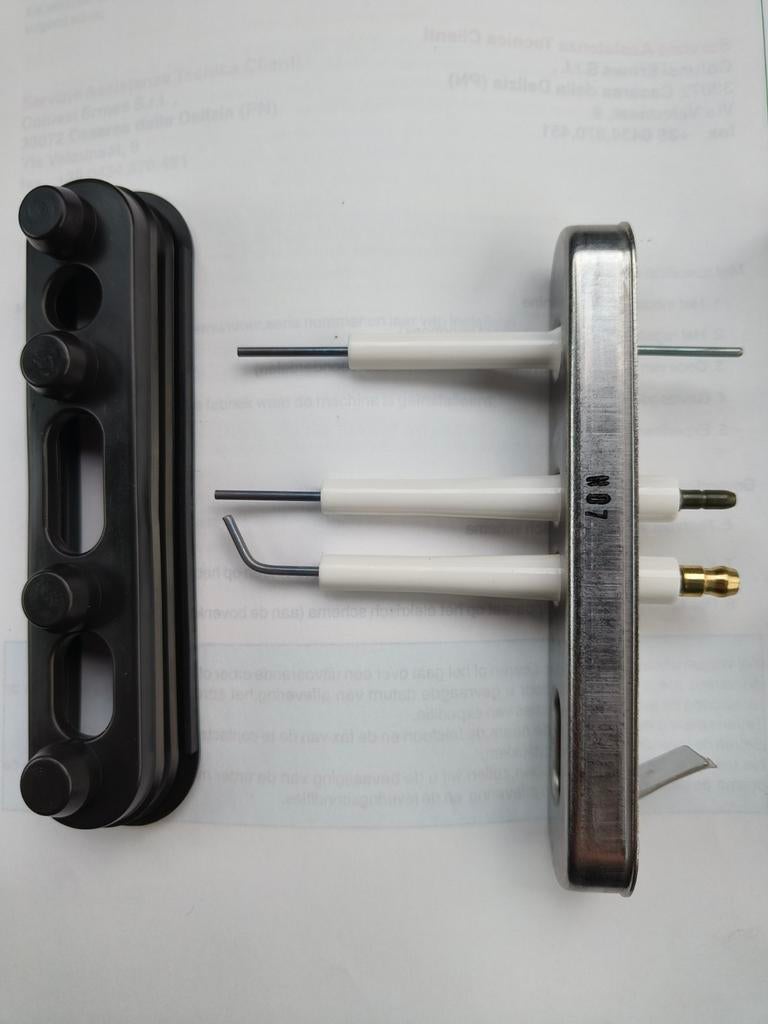 ÉLECTRODE D'ALLUMAGE ET JOINT OSS pour gaz, Neuf, Enlèvement ou Envoi, /, /