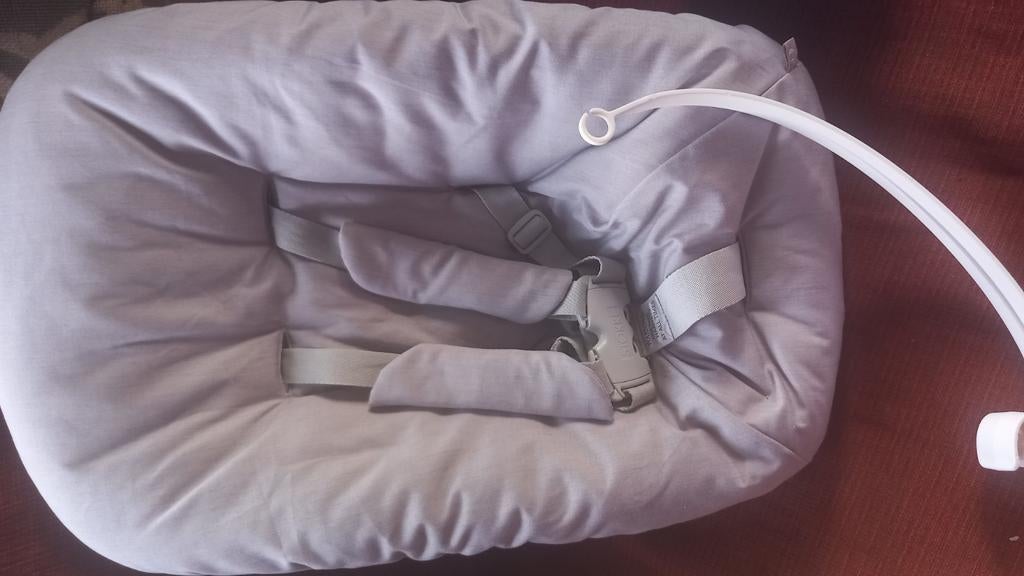 Stokke newborn met speelboog, Kinderen en Baby's, Wipstoeltjes, Ophalen of Verzenden, Zo goed als nieuw