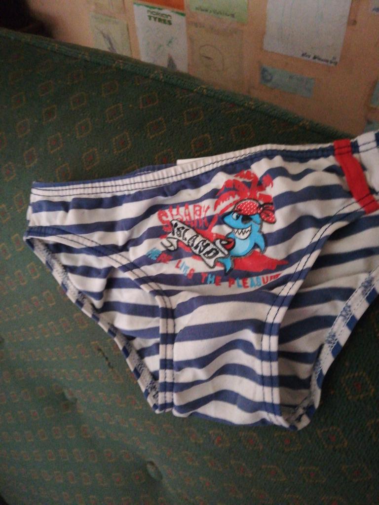 Maillot de bain. Taille 6 ans., Enfants & Bébés, Vêtements de bébé | Maillots de bain pour bébés, Maillot de bain