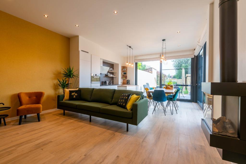 Huis met tuin, 3 slpk waarvan 1 met ensuite badkamer beneden, Vakantie, Limburg of Luik, Dorp, Afwasmachine, Eigenaar