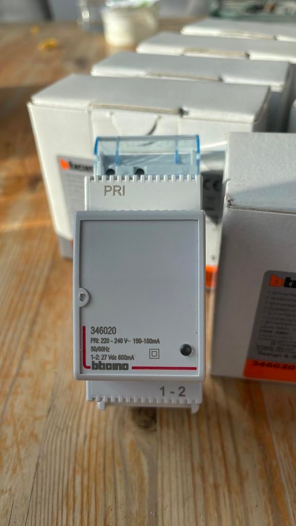 8x Bticino - Voeding 220V 27VDC 600MA 2 modules - 346020, Ophalen of Verzenden, Nieuw