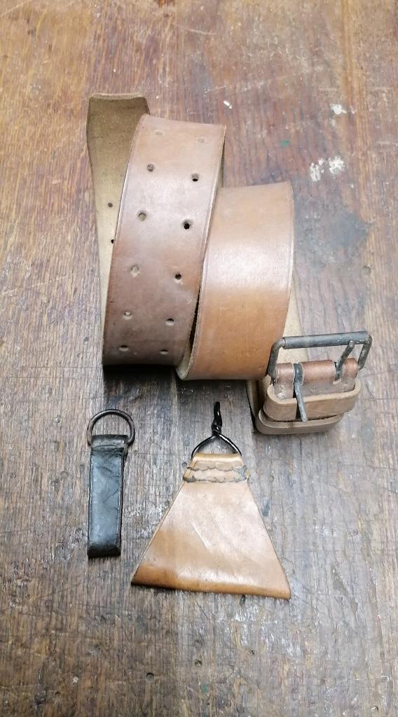 Ceinturon militaire passant trapèze WW2, Envoi