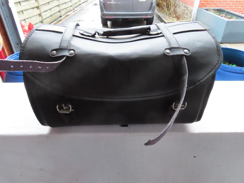VERKOOP VAN 2 MOTORTASSEN, VASTE PRIJS 50 EURO VOOR 2, Motoren, Accessoires | Koffers en Tassen, Ophalen, Zo goed als nieuw