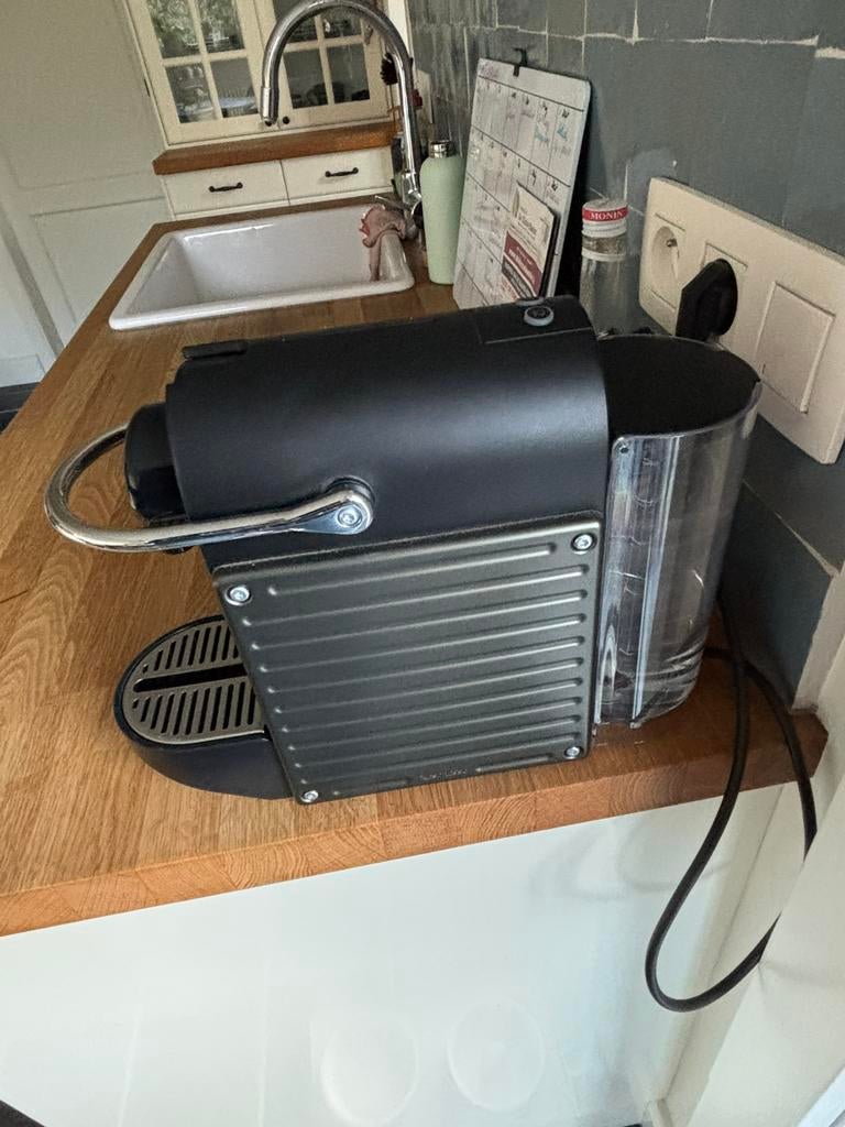Nespresso pixie, Elektronische apparatuur, Koffiezetapparaten, Ophalen, Koffiemachine, Zo goed als nieuw, 1 kopje
