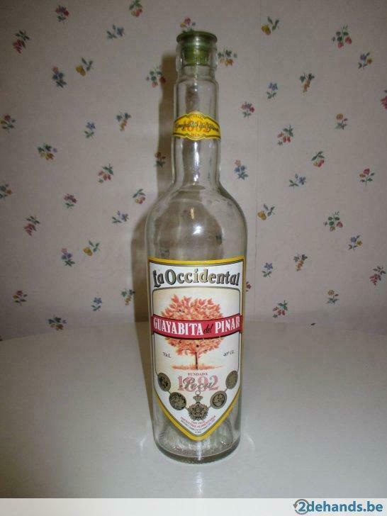lege fles Guayabita del Pinar rum, Verzamelen, Glas en Drinkglazen, Ophalen of Verzenden, Gebruikt