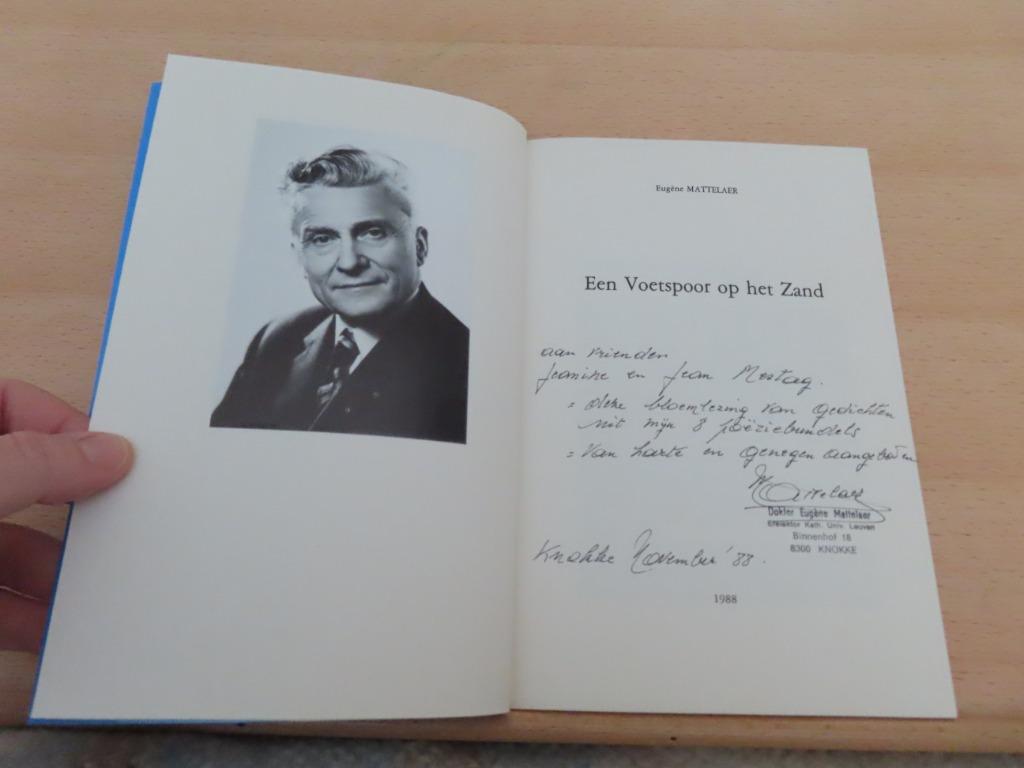 NIEUWSTAAT en gesigneerd : Een voetspoor op het zand –  Eugè, Boeken, Gedichten en Poëzie, Ophalen of Verzenden, Zo goed als nieuw